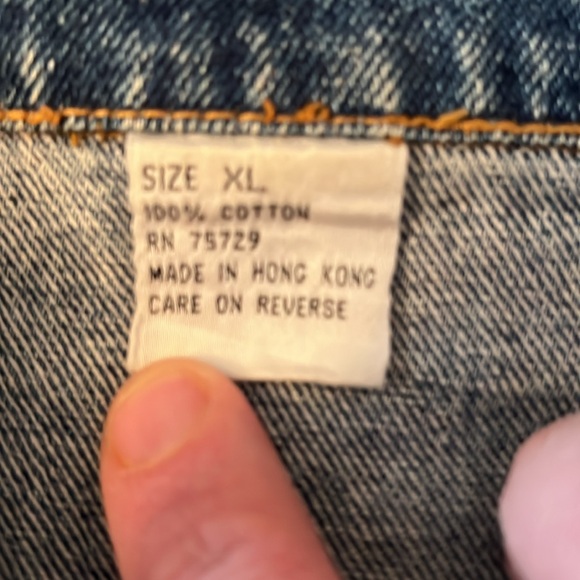 Big Hard Rock Cafe Singapore’s XL denim jean jacket 90s - Picture 4 of 12